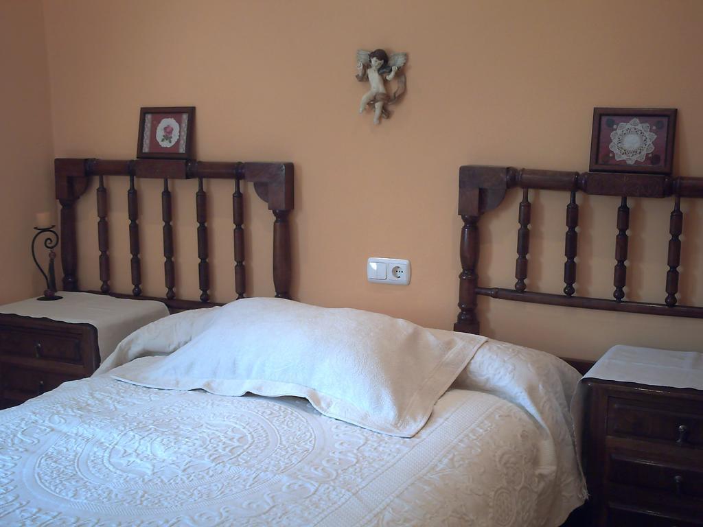 El Condado Casa Rural Фуэнтес-де-Оньоро Номер фото