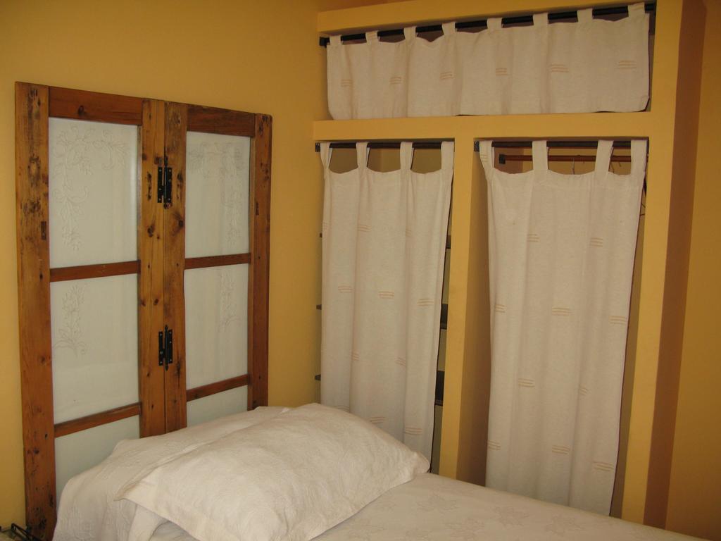 El Condado Casa Rural Фуэнтес-де-Оньоро Номер фото