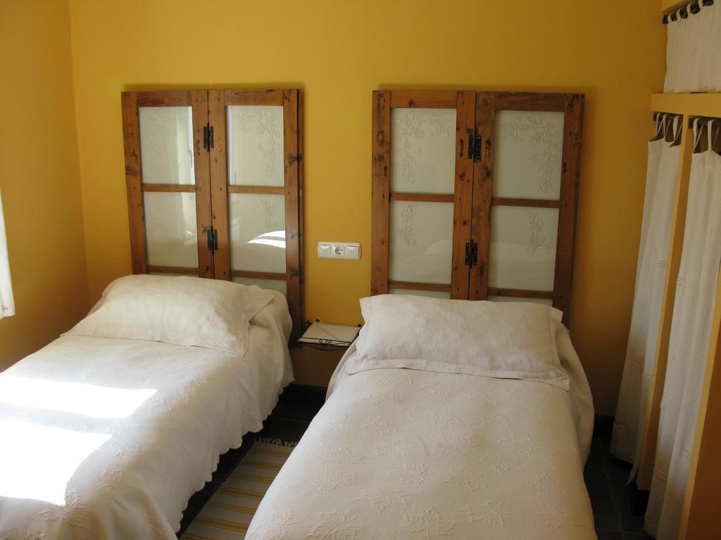 El Condado Casa Rural Фуэнтес-де-Оньоро Номер фото